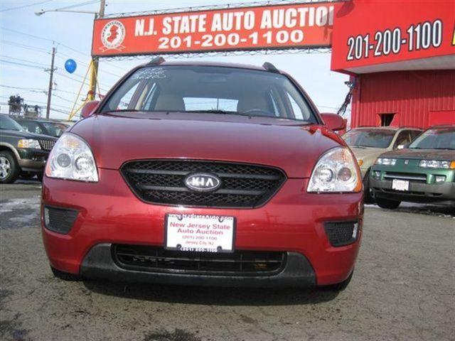 Kia Rondo 2008 photo 2