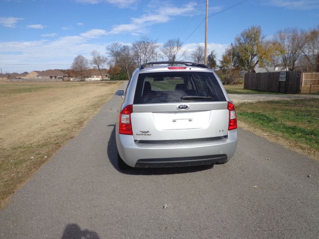 Kia Rondo 2008 photo 2