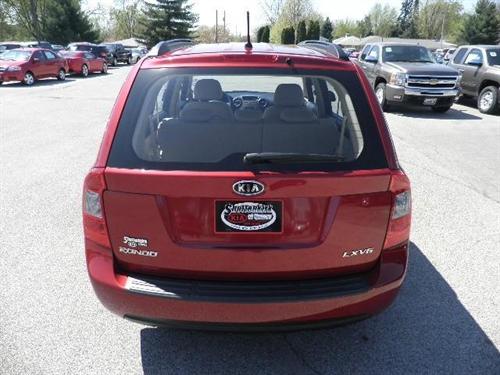 Kia Rondo 2008 photo 4