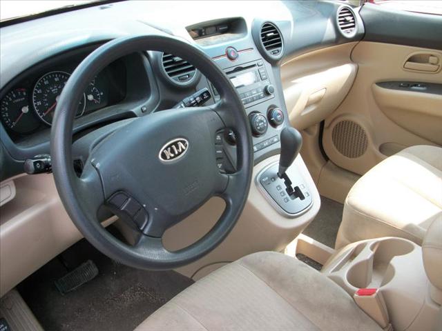 Kia Rondo 2008 photo 1