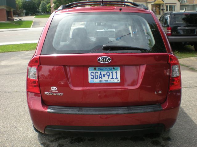 Kia Rondo 2008 photo 3
