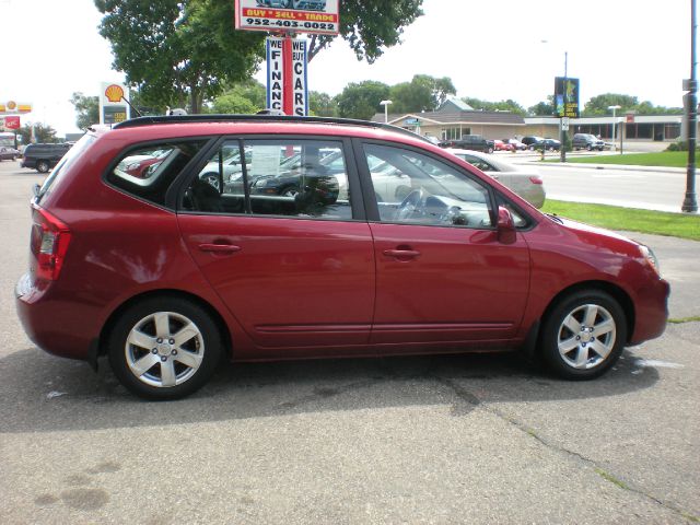 Kia Rondo 2008 photo 4