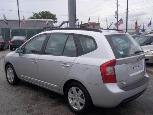 Kia Rondo 2008 photo 1