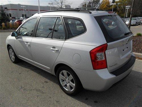 Kia Rondo 2008 photo 2