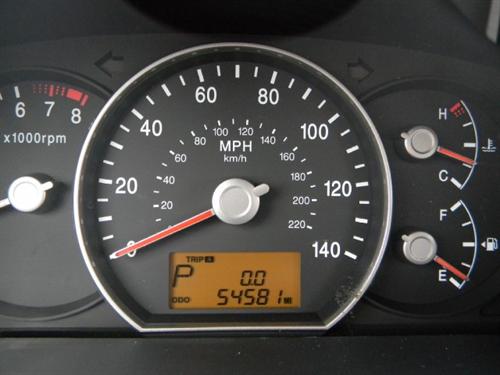 Kia Rondo 2008 photo 3