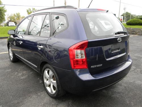 Kia Rondo 2008 photo 5