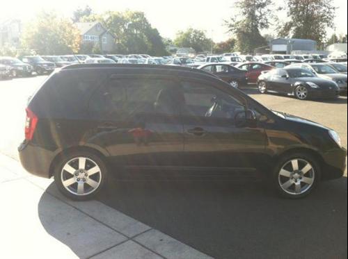 Kia Rondo 2008 photo 2