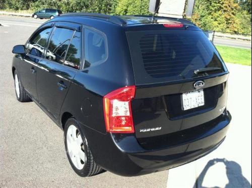 Kia Rondo 2008 photo 3