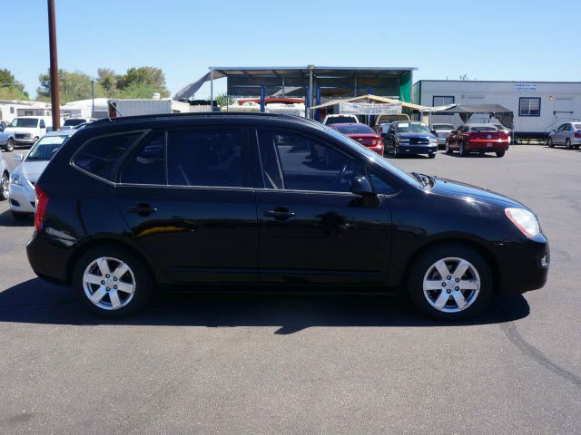Kia Rondo 2008 photo 2