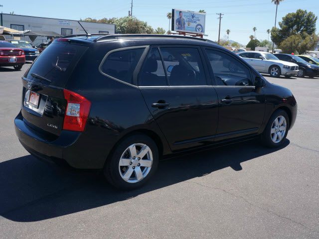 Kia Rondo 2008 photo 3