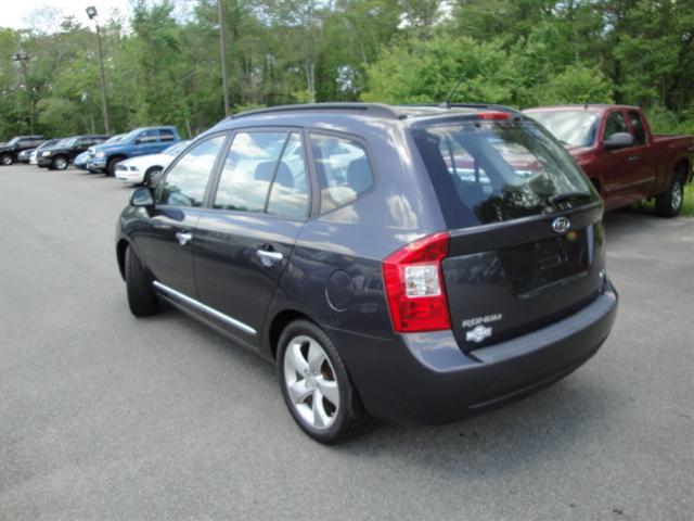 Kia Rondo 2008 photo 3