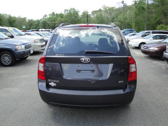 Kia Rondo 2008 photo 4