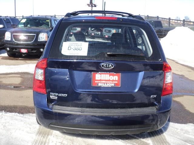 Kia Rondo 2008 photo 3