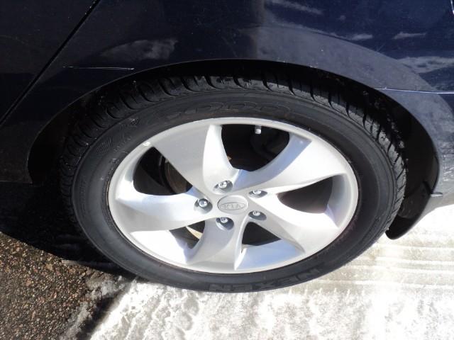 Kia Rondo 2008 photo 5