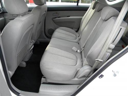 Kia Rondo 2008 photo 1