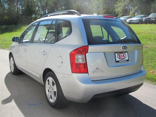 Kia Rondo 2009 photo 4