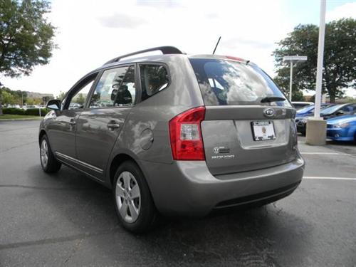 Kia Rondo 2009 photo 3