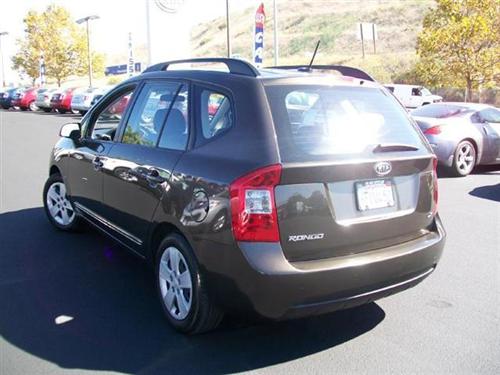 Kia Rondo 2009 photo 4