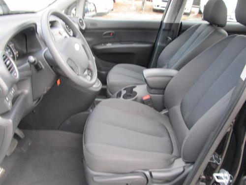 Kia Rondo 2009 photo 3
