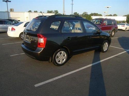 Kia Rondo 2009 photo 1