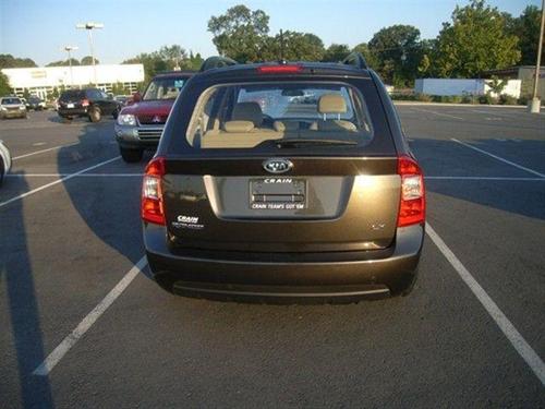 Kia Rondo 2009 photo 2