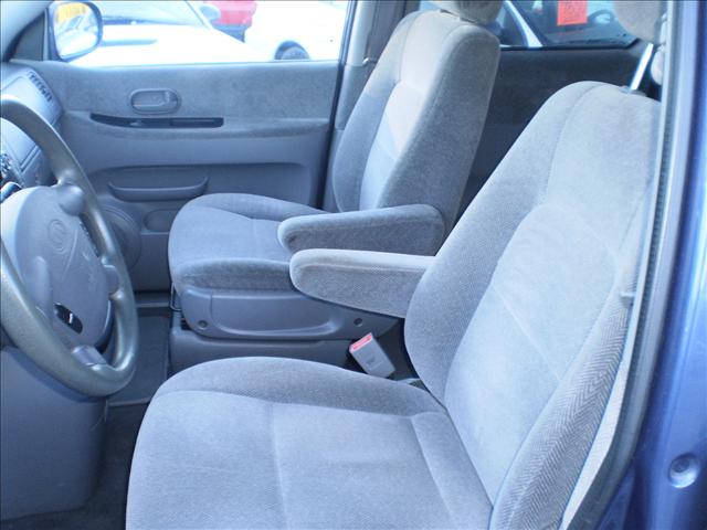 Kia Sedona 2002 photo 2