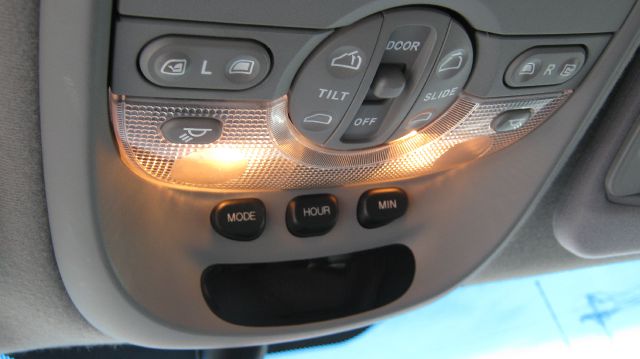 Kia Sedona 2002 photo 1