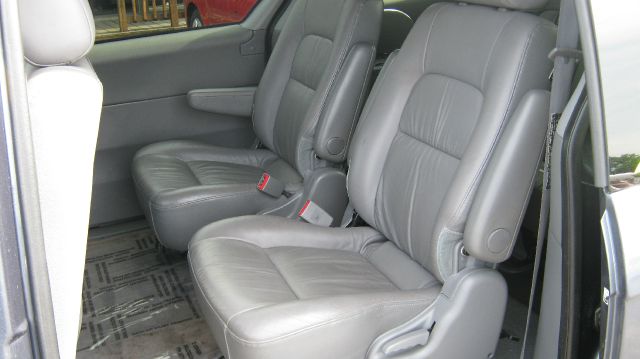 Kia Sedona 2002 photo 3