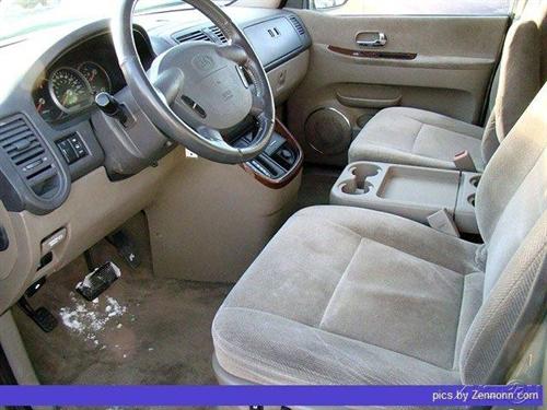 Kia Sedona 2003 photo 3
