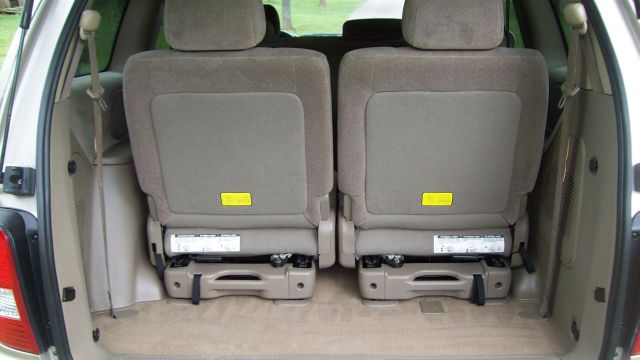 Kia Sedona 2003 photo 2