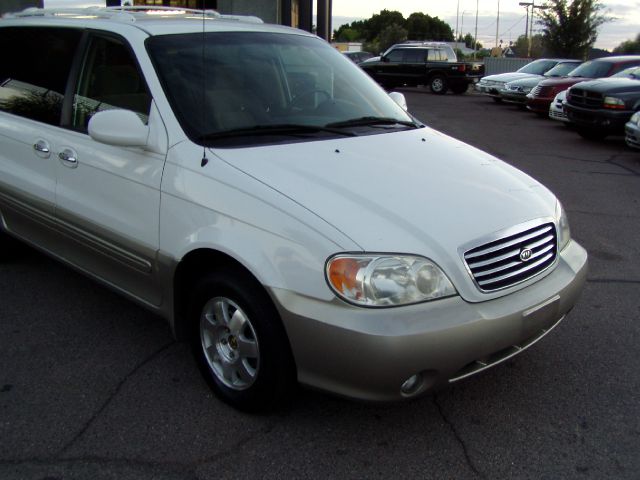 Kia Sedona 2003 photo 2