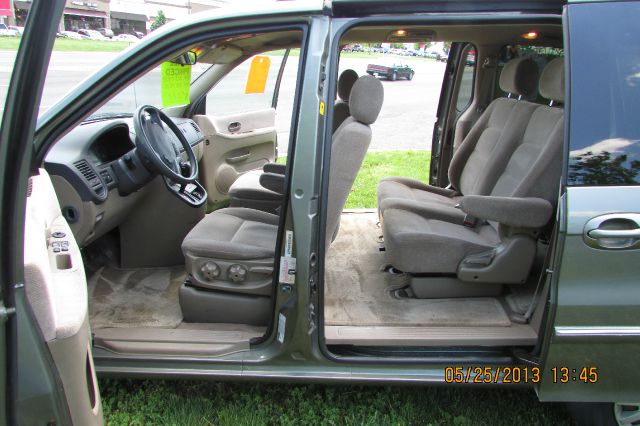 Kia Sedona 2003 photo 2