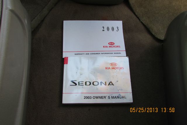 Kia Sedona 2003 photo 8
