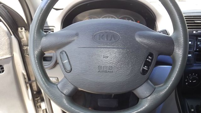 Kia Sedona 2003 photo 11