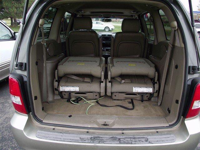 Kia Sedona 2003 photo 2