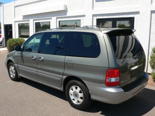 Kia Sedona Open-top MiniVan