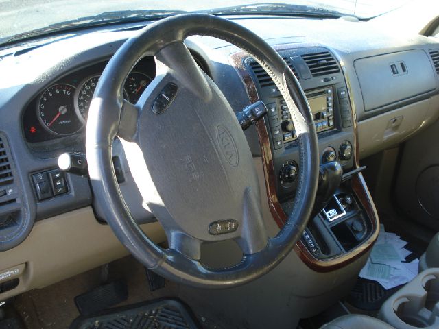 Kia Sedona 2003 photo 2