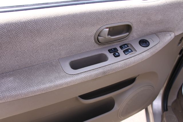 Kia Sedona Elk Conversion Van MiniVan