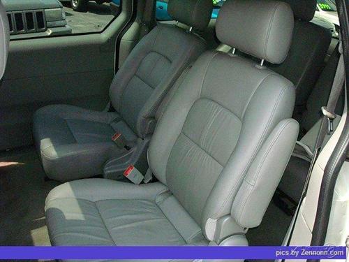 Kia Sedona 2004 photo 2