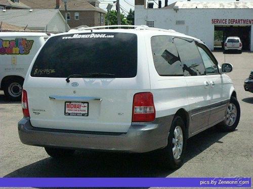 Kia Sedona 2004 photo 4
