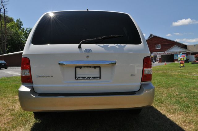 Kia Sedona Open-top MiniVan