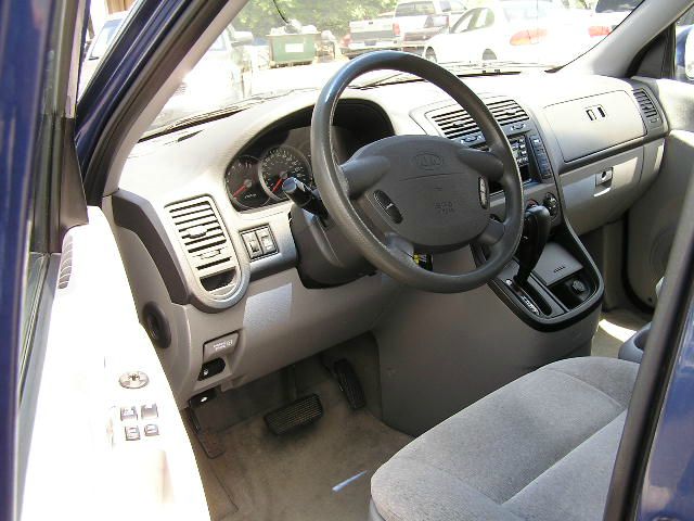 Kia Sedona 2005 photo 2