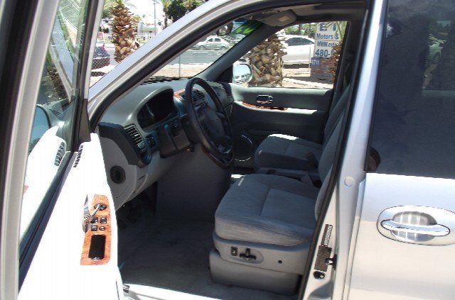 Kia Sedona 2005 photo 3
