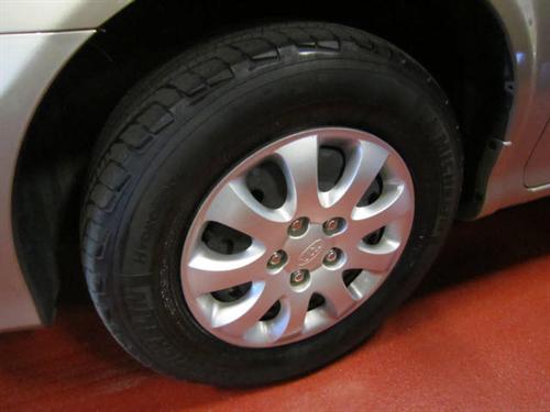 Kia Sedona 2005 photo 2