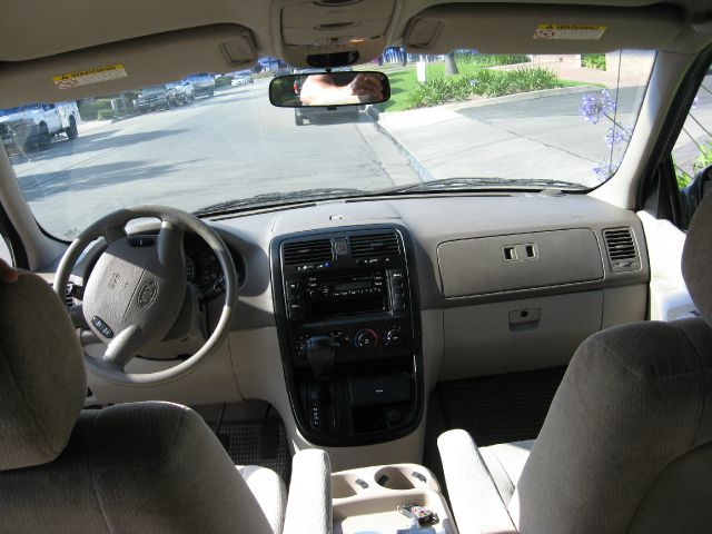 Kia Sedona 2005 photo 1