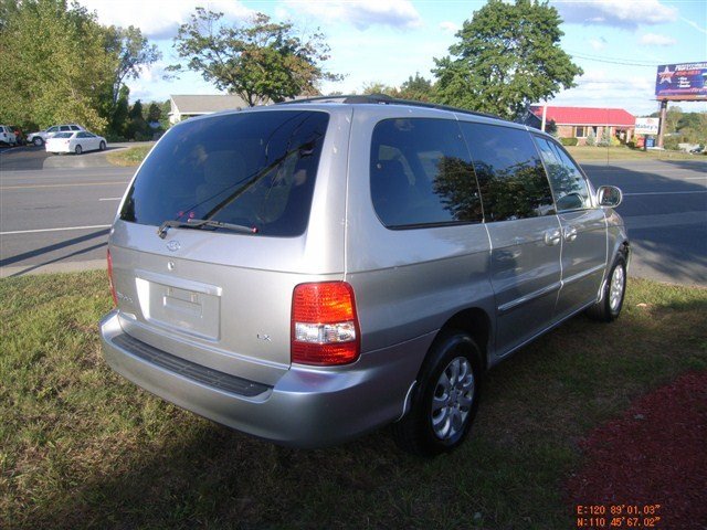 Kia Sedona 2005 photo 4