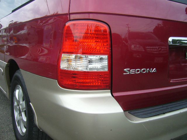 Kia Sedona 2005 photo 3