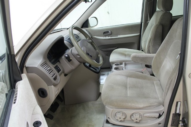 Kia Sedona 2005 photo 4