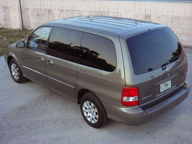 Kia Sedona 2005 photo 1