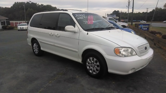 Kia Sedona 2005 photo 2